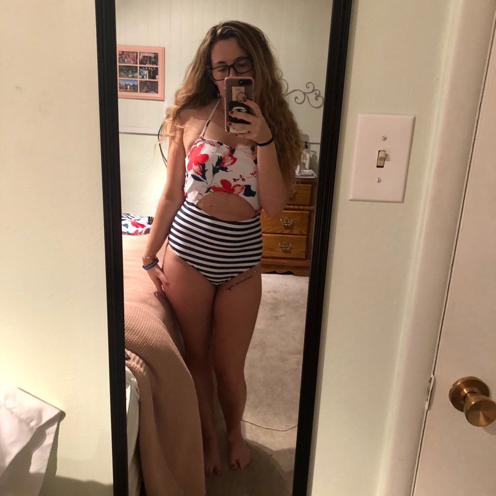 CLEARANCE // bathing suit cutout one-piece - Picture 2 of 8